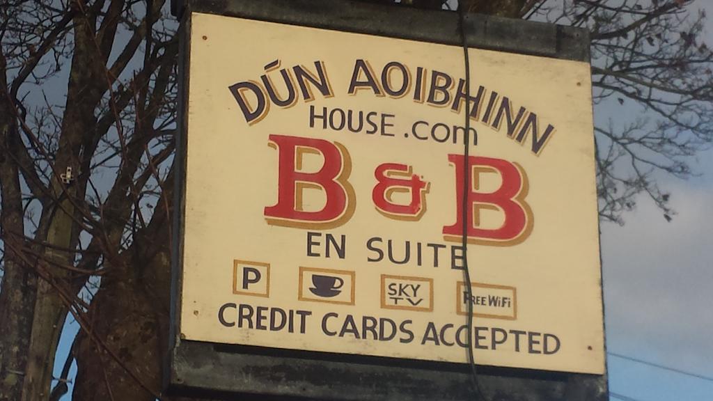 Dun Aoibhinn Guest Accommodation กัลเวย์ ภายนอก รูปภาพ